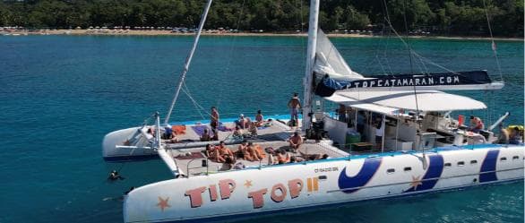 Puerto Plata: Sosúa Catamaran Day Trip with Lunch and Drinks