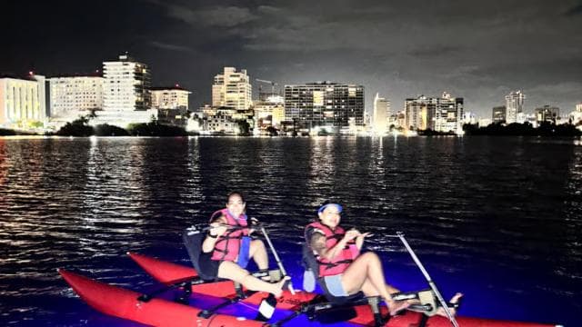 San Juan: LED Night Tour Chiliboat Waterbike, Condado Lagoon