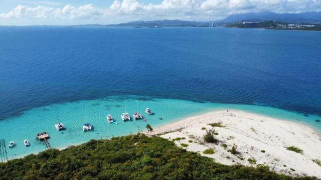 Fajardo: Snorkeling Boat Tour with Snacks and Drinks