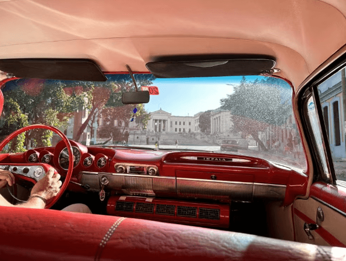 Havana Private Classic Car Tour