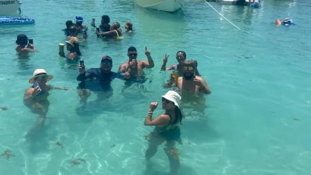 From La Parguera: Local Sandbars Speedboat Day Trip
