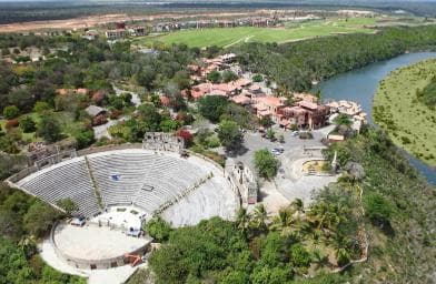 Altos de Chavón and Shopping in La Romana Day Tour