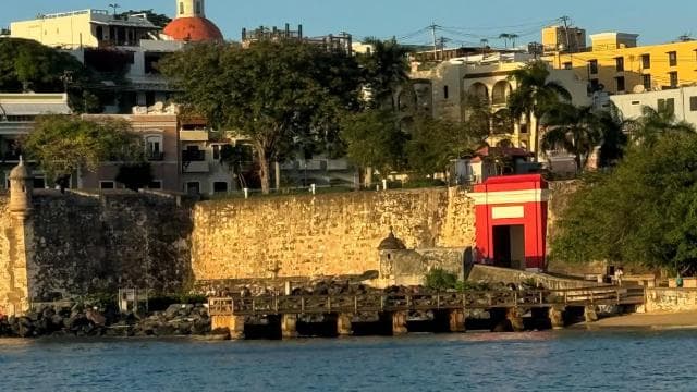 San Juan: Old San Juan Sunset Cruise with Drinks & Transfer