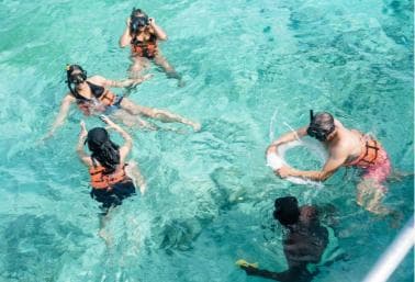 Punta Cana: Catamaran Tour with Reef Snorkeling and Open Bar