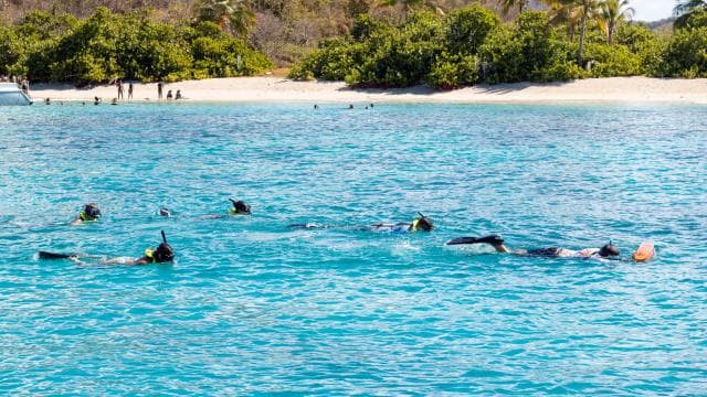 Fajardo: Snorkeling Boat Tour with Snacks and Drinks