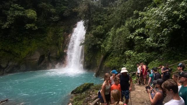 La Fortuna: Rio Celeste, Sloths, Coffee & Chocolate Tour