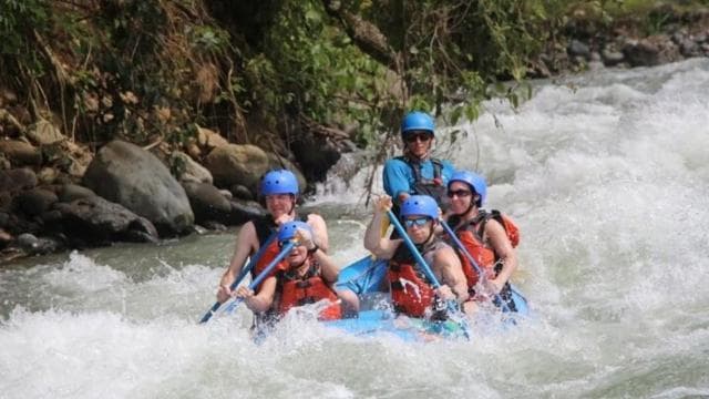 Manuel Antonio: Savegre Whitewater Rafting & Waterfall Tour