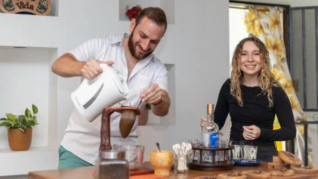 San José: Food Culture Tour with Cooking and Cocktail Class