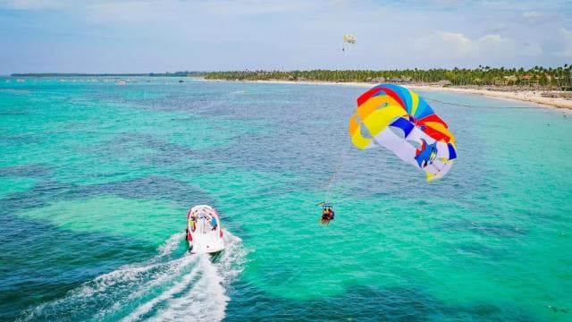 Punta Cana Parasailing: 15-Minute Adrenaline Adventure