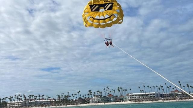 Punta Cana Parasailing: 15-Minute Adrenaline Adventure