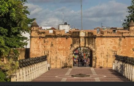 Private: Santo Domingo: Colonial Zone Guided Bike Tour