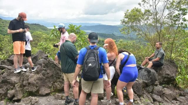 Costa Rica: Tour La Fortuna Waterfall and Volcano Hike
