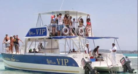 Private: Catamaran Journey to Cayo Arena with Gourmet Lunch
