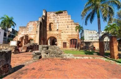 Santo Domingo City Tour: Colonial City, Los Tres Ojos, Lunch
