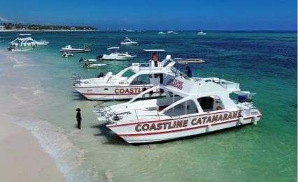 Punta Cana: Private Party Boat Cruise with Drinks and Snacks