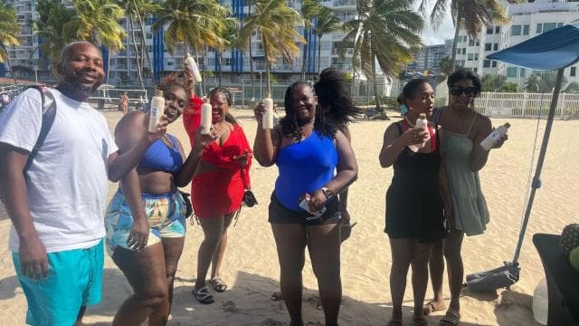 San Juan: Coquito Drink & Salsa Beach Class