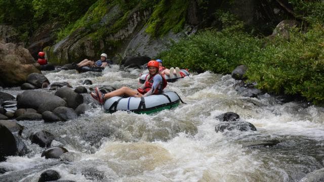 Liberia: Extreme tubing in a canyon with natural pools and adrenaline
