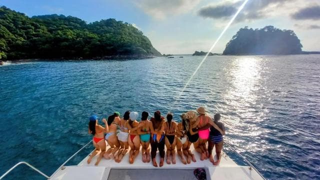 Tamarindo: Sunset Catamaran Pacific Lounge Tour