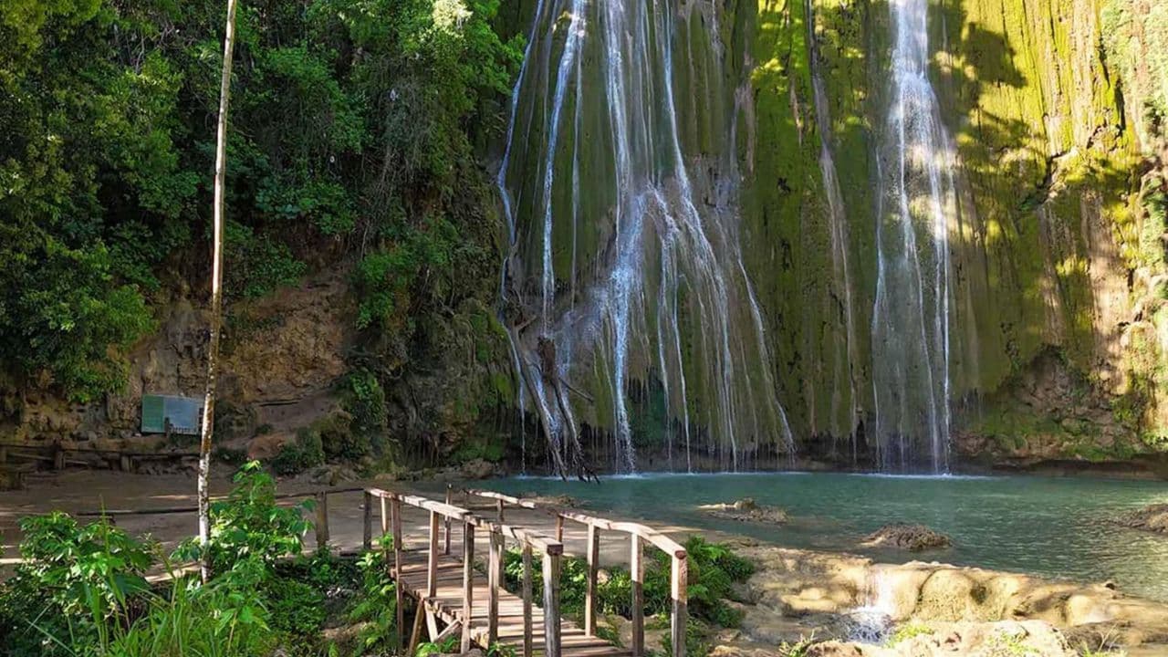 Dominican Republic: El Limón Waterfall Horseback Riding Tour