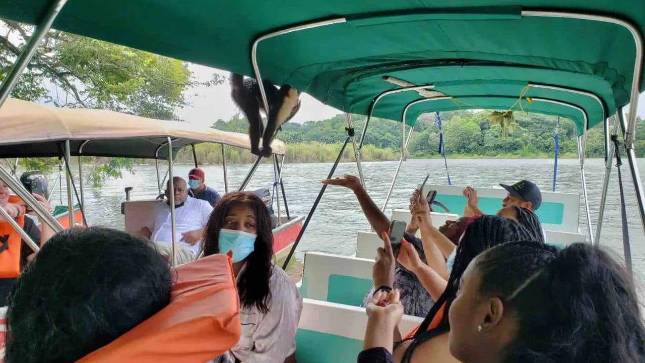 Excursion: Colonial City, Colón Lighthouse and 3 Eyes Park