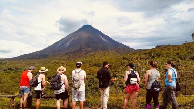 La Fortuna: Half-Day Arenal Volcano Hike