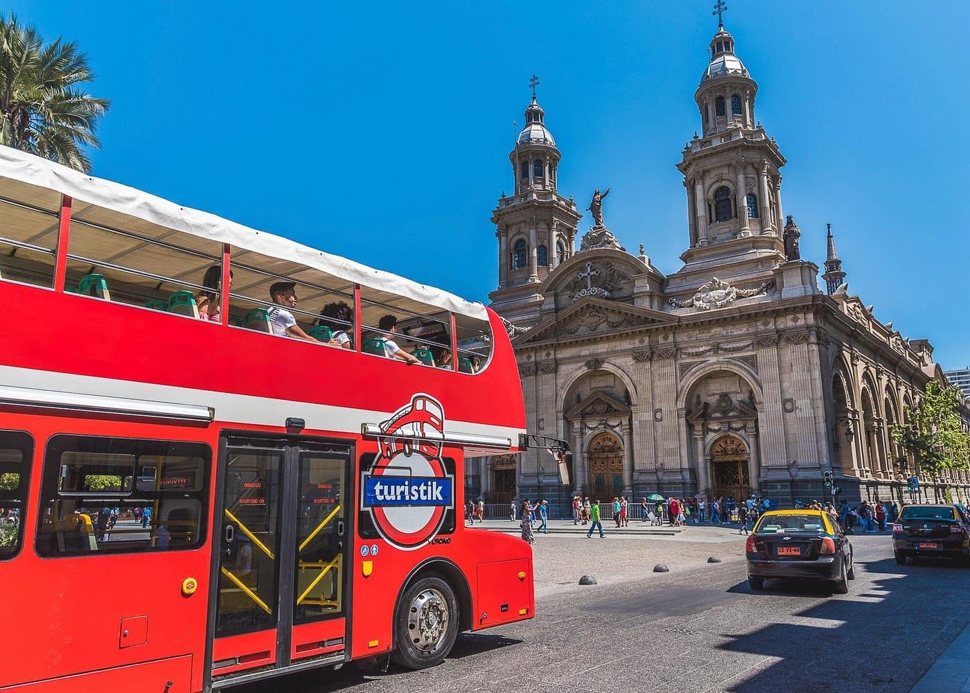 Tourist bus around Santiago for a day