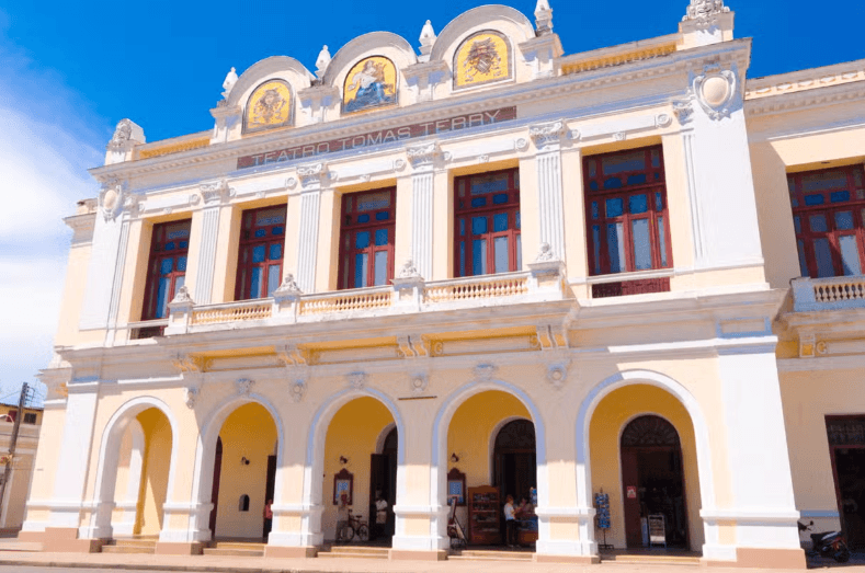 Free Walking Tour of Cienfuegos