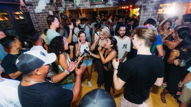 Tamarindo Bar Crawl Experience