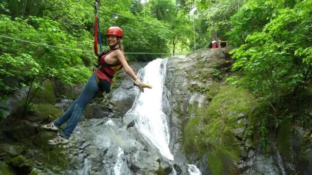 From San José: 11 Waterfalls Zipline Adventure