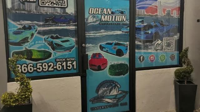 San Juan: WATER JET CAR- Blue McLaren Experience
