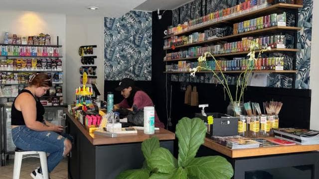 San Juan: Smoke shops adventure smoke friendly