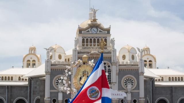 San Jose: Irazú Volcano, Cartago City & Orosi Valley Tour