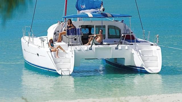 Fajardo: Catamaran Day Cruise to Palomino Island with Lunch