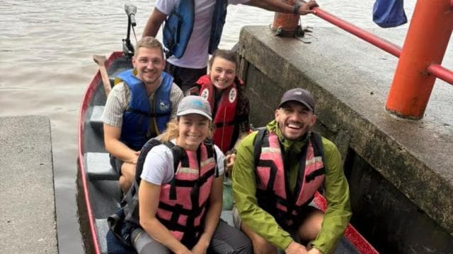 Tortuguero National Park: Canoe Tour with electric motor