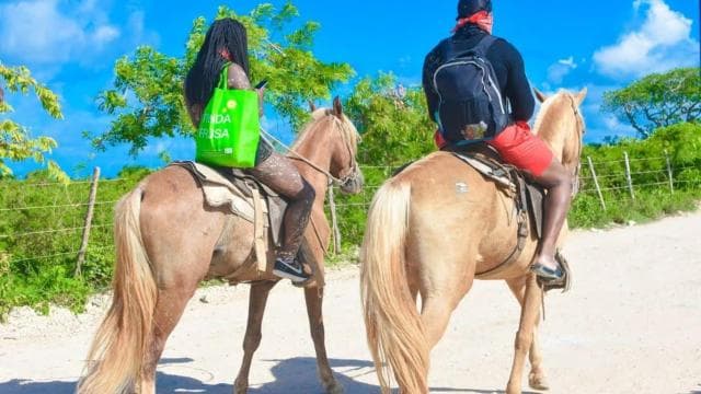 Horseback riding, coffee, chocolate tasting and Macao beach