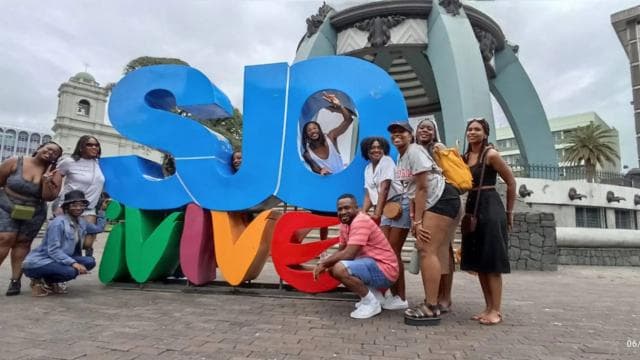 San José: Food Culture Tour with Cooking and Cocktail Class