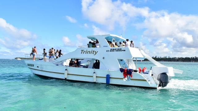 Punta Cana Catamaran Party– Snorkeling, Open Bar & Music