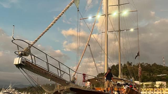 Quepos: Wooden Sail Yacht Cruise with Watersports and Food