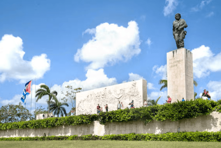 Havana to Varadero: Cuba Tour Package
