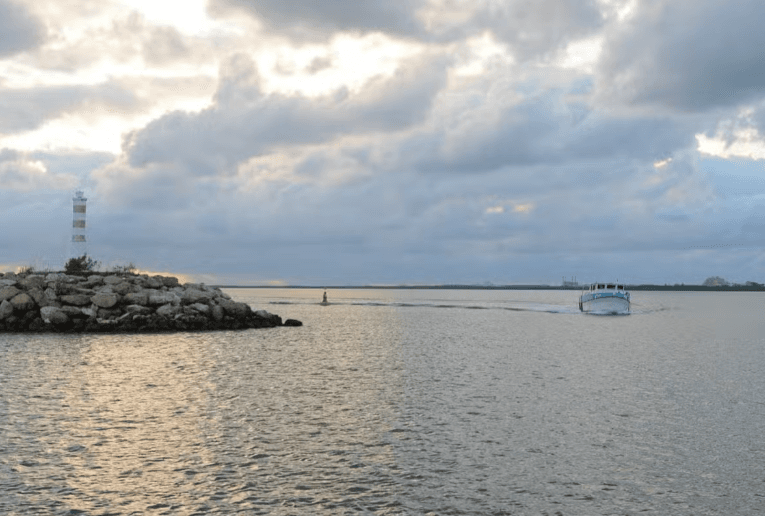 Sunset Yacht Cruise + Dinner at Kike-Kcho Restaurant
