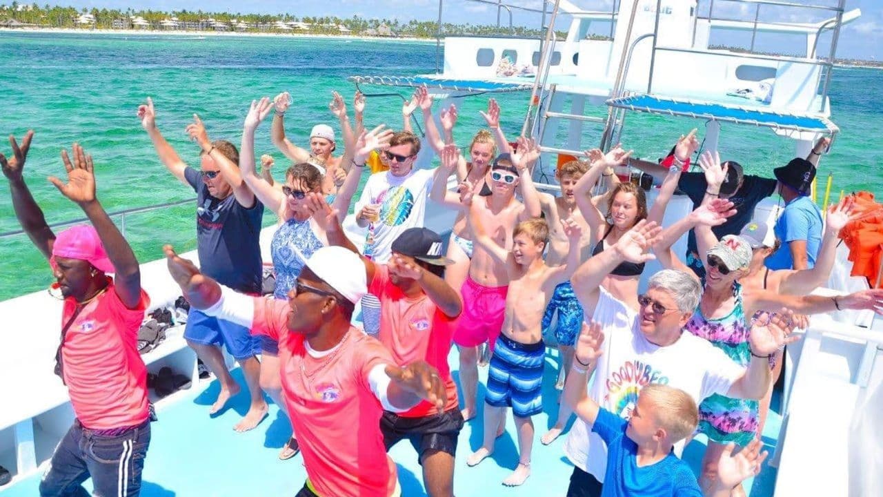 Punta Cana: Boat Party + Unlimited Drink