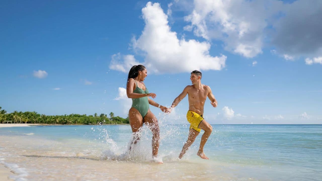 Punta Cana: Cayo Levantado & Bacardi Island Trip with Lunch