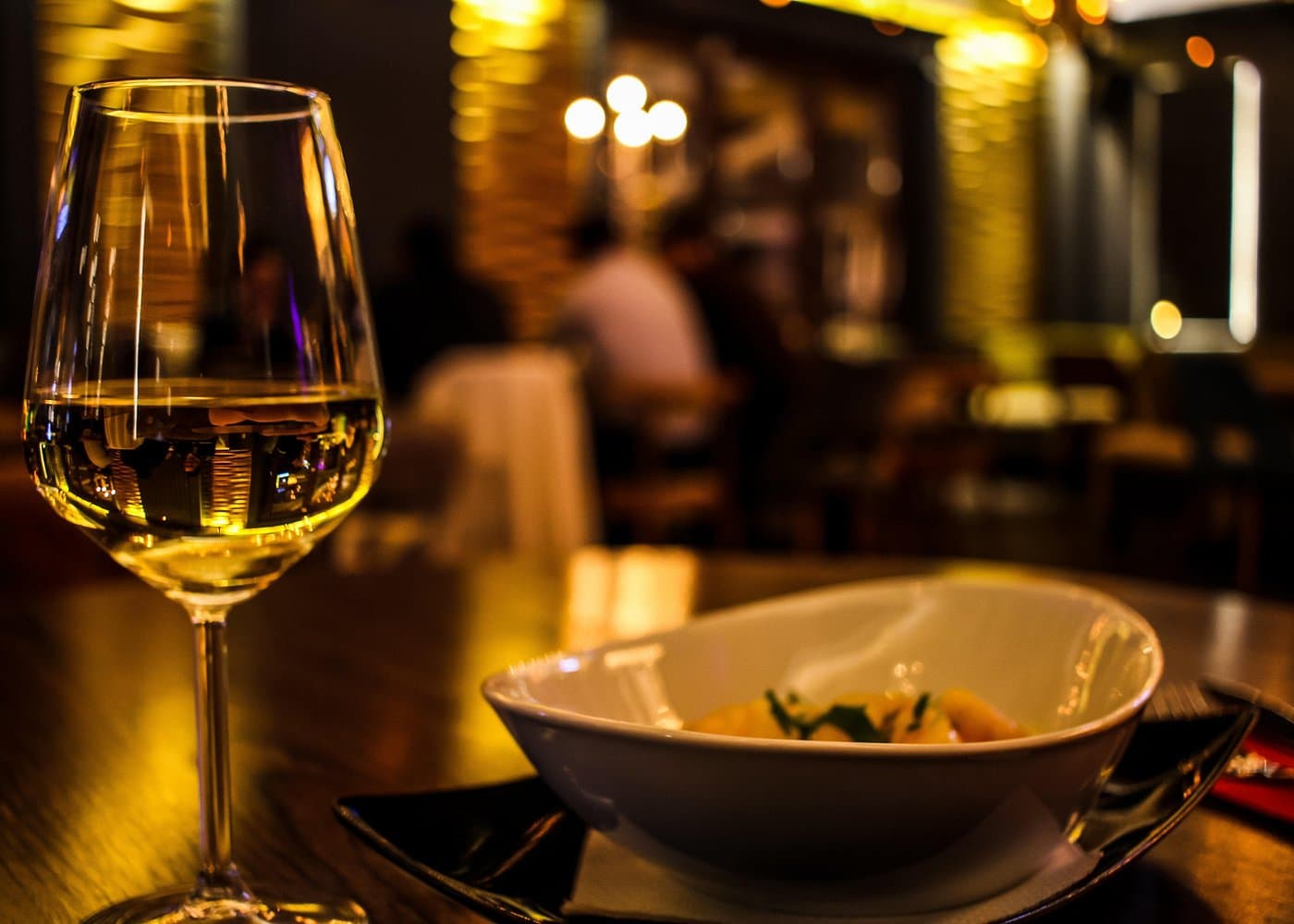 Madrid: El Retiro Park Guided Tour and Tapas