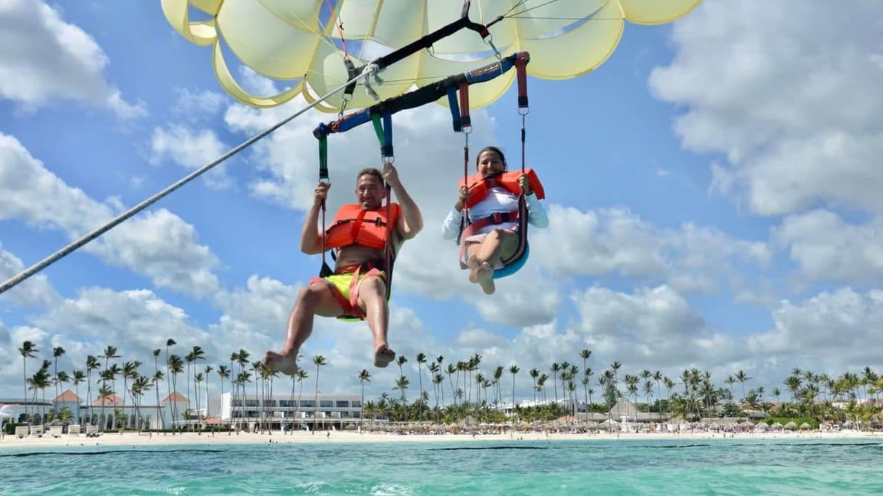 Punta Cana: Parasailing Experience with Hotel Pickup