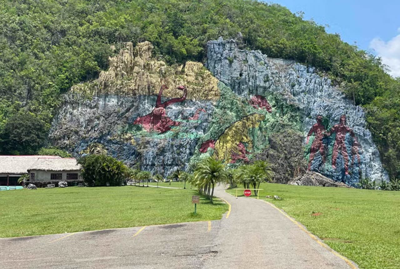 Viñales Scooter Tour + El Fortín Ziplining