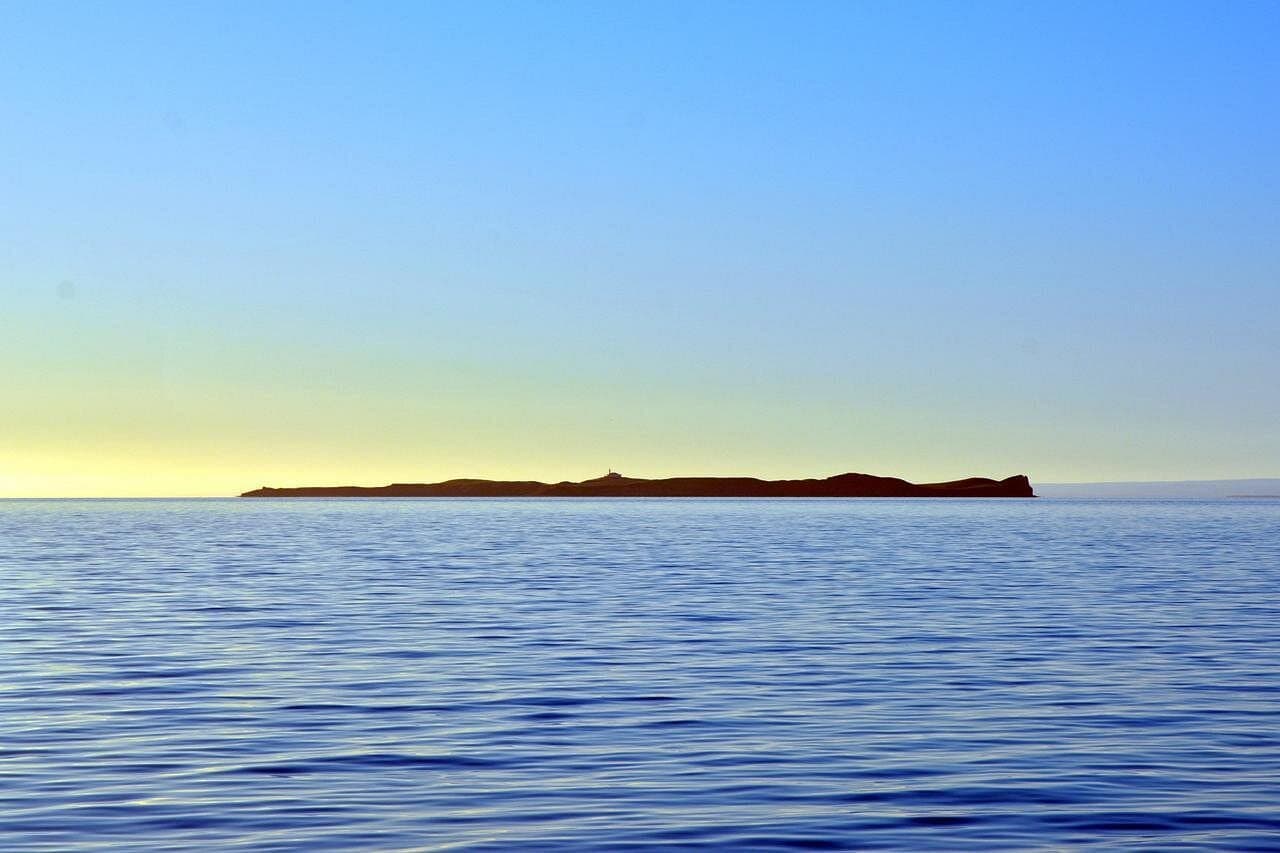 Navigation Magdalena Island and Marta