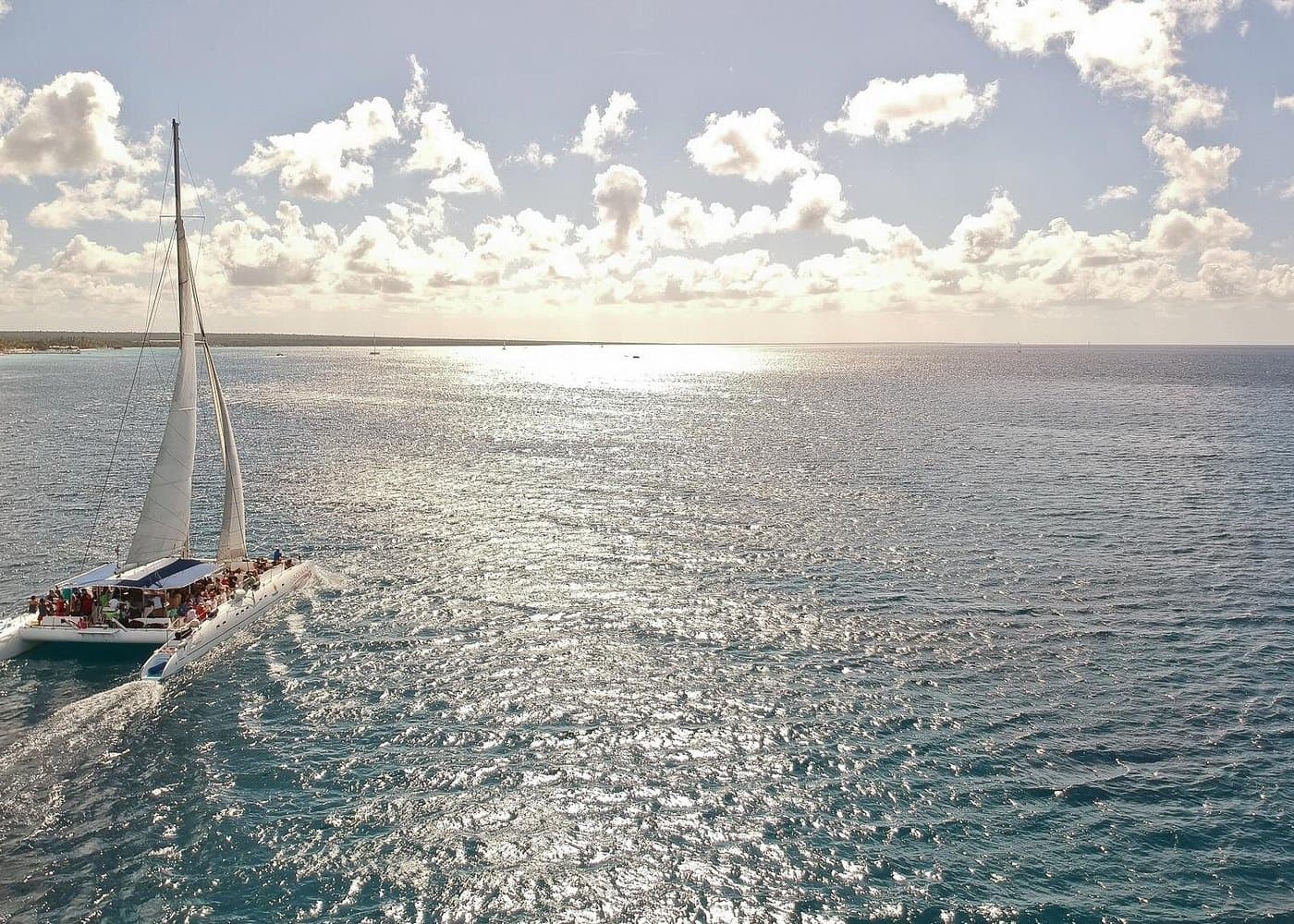 Full-Day Tour to Saona Island Sailing with Lunch and Beverages