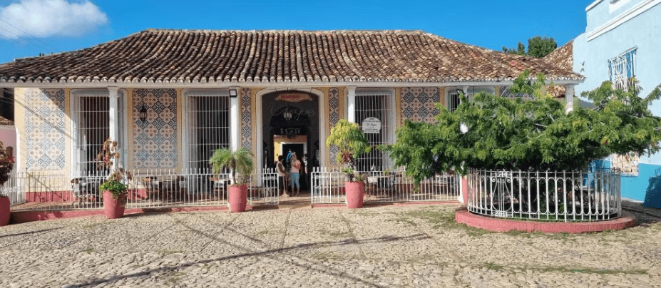 Trinidad, Cienfuegos, Viñales & los Cayos 9-day Tour