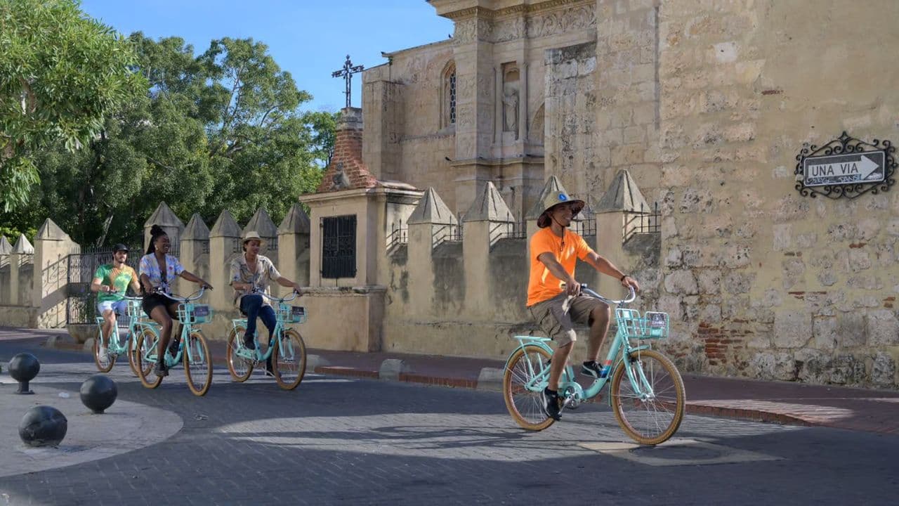 Santo Domingo: Ciudad Colonial Neighborhood Guided Bike Tour