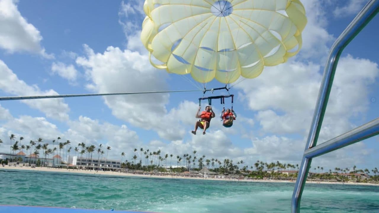 Punta Cana: Parasailing Experience with Hotel Pickup